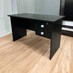 ESCRITORIO TAURUS DE MADERA MDP 2 CAJONES COLOR NEGRO -JA-