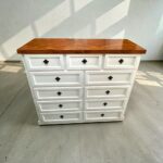 COMODA RUSTICA DE MADERA CON 11 CAJONES COLOR NOGAL/BLANCO