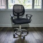 SILLA ESCRITORIO RESPALDO BAJO COLOR NEGRO -BAO-